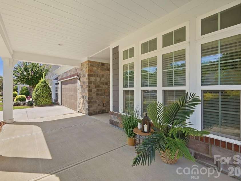 141 ValleyMist Lane, Mooresville, NC 28117.  MLS# CAR4418250, YatesRealty ID 48494. 