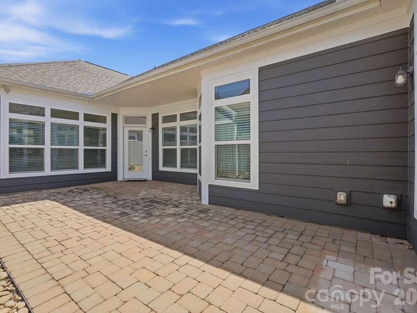 141 ValleyMist Lane, Mooresville, NC 28117.  MLS# CAR4418250, YatesRealty ID 48494. 
