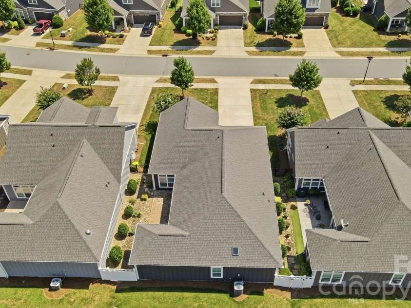 141 ValleyMist Lane, Mooresville, NC 28117.  MLS# CAR4418250, YatesRealty ID 48494. 
