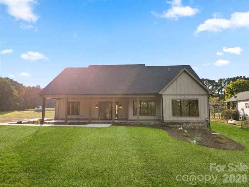 15194 Cove Point Lane, Norwood, NC 28128.  MLS# CAR4420736, YatesRealty ID 48495. 