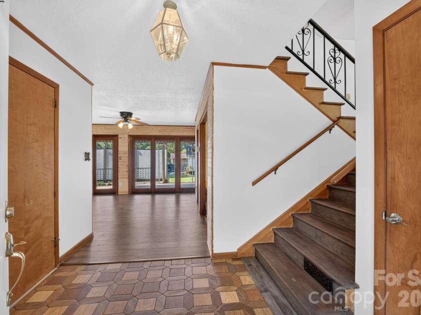 2661 Tiffany Street, Conover, NC 28613.  MLS# CAR4414689, YatesRealty ID 48496. Entryway