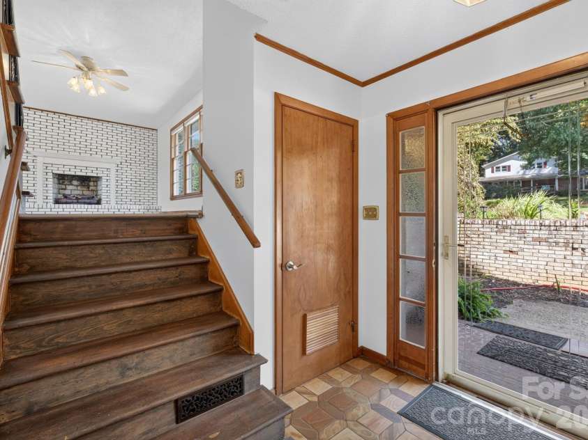 2661 Tiffany Street, Conover, NC 28613.  MLS# CAR4414689, YatesRealty ID 48496. Entryway