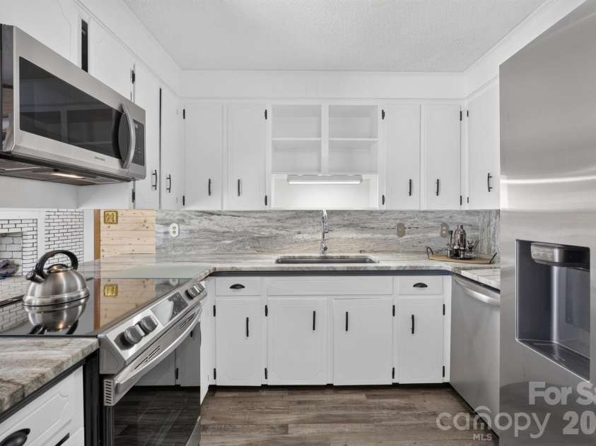 2661 Tiffany Street, Conover, NC 28613.  MLS# CAR4414689, YatesRealty ID 48496. Kitchen