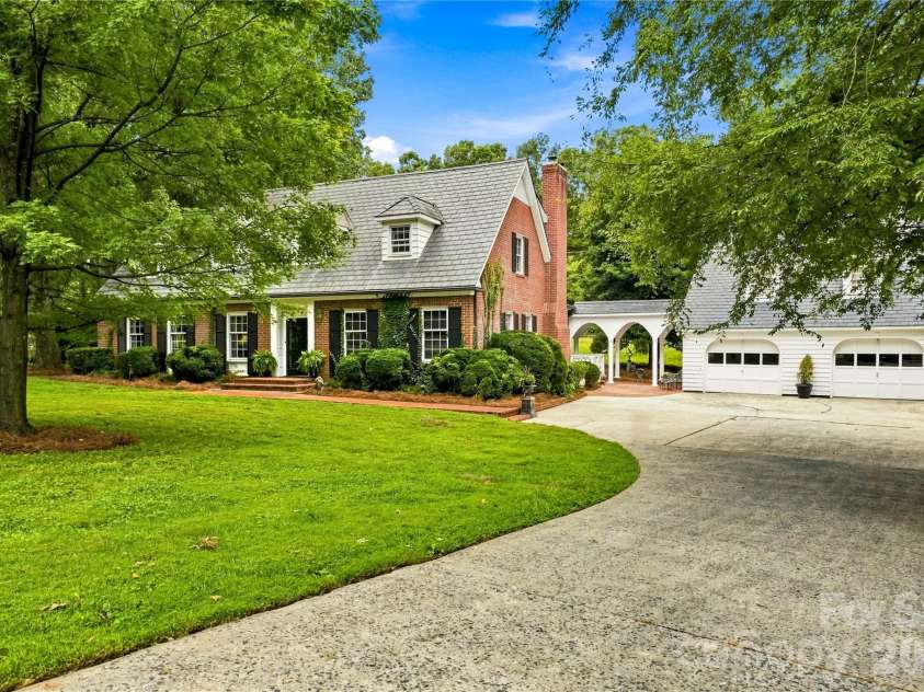 209 Labans Lane, Lincolnton, NC 28092.  MLS# CAR4419321, YatesRealty ID 48497. 