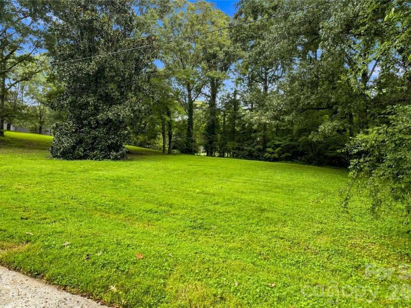 209 Labans Lane, Lincolnton, NC 28092.  MLS# CAR4419321, YatesRealty ID 48497. 