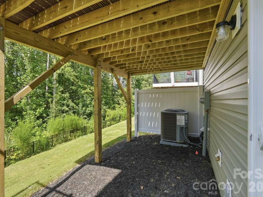 5965 Granbury Drive, Kannapolis, NC 28081.  MLS# CAR4418545, YatesRealty ID 48498. Lower Level Walkout