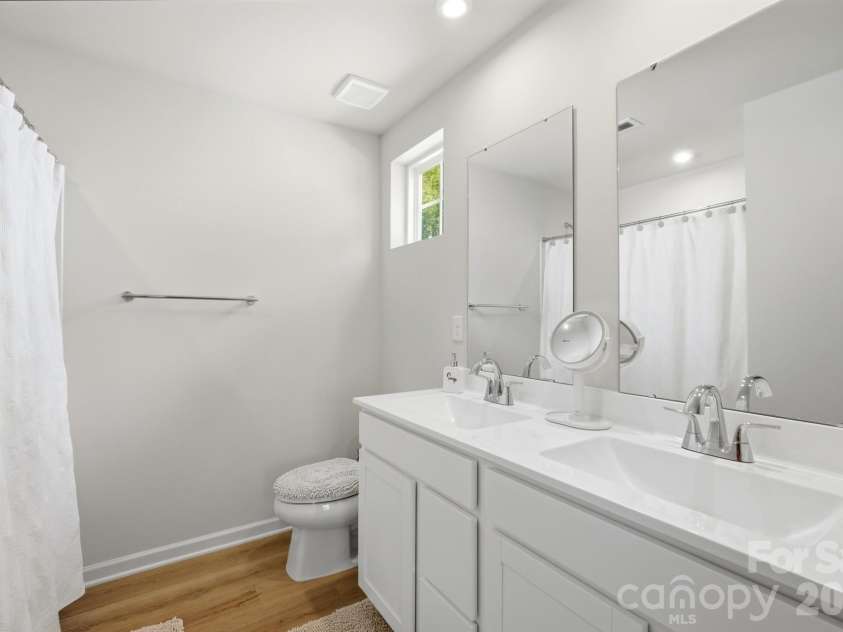 5965 Granbury Drive, Kannapolis, NC 28081.  MLS# CAR4418545, YatesRealty ID 48498. Primary Bathroom