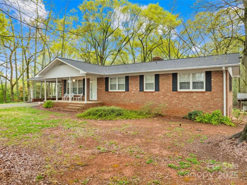 322 Main Street, Shelby, NC 28152.  MLS# CAR4244780, YatesRealty ID 485. 
