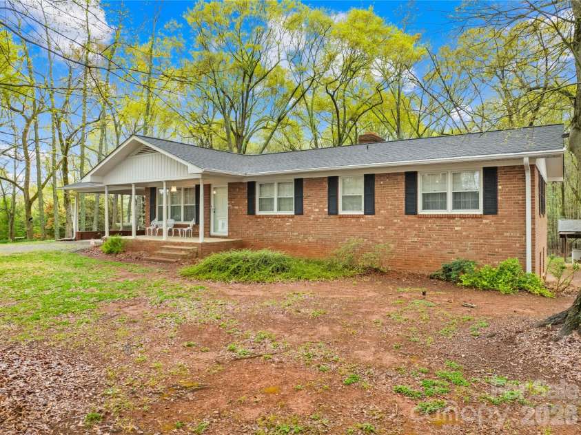322 Main Street, Shelby, NC 28152.  MLS# CAR4378375, YatesRealty ID 485. 
