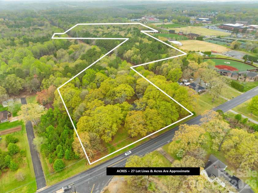 322 Main Street, Shelby, NC 28152.  MLS# CAR4378375, YatesRealty ID 485. 