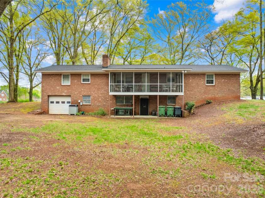 322 Main Street, Shelby, NC 28152.  MLS# CAR4378375, YatesRealty ID 485. 