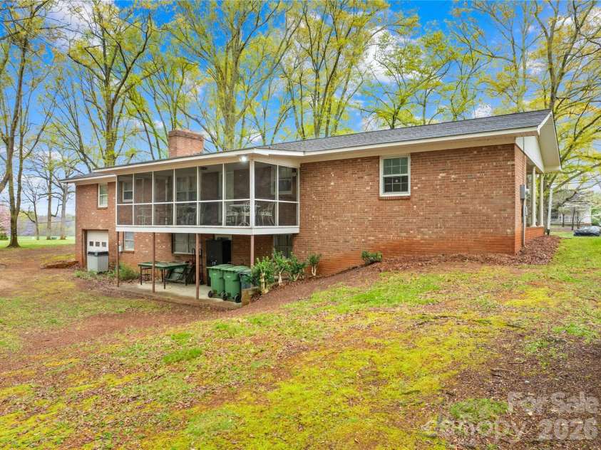 322 Main Street, Shelby, NC 28152.  MLS# CAR4378375, YatesRealty ID 485. 
