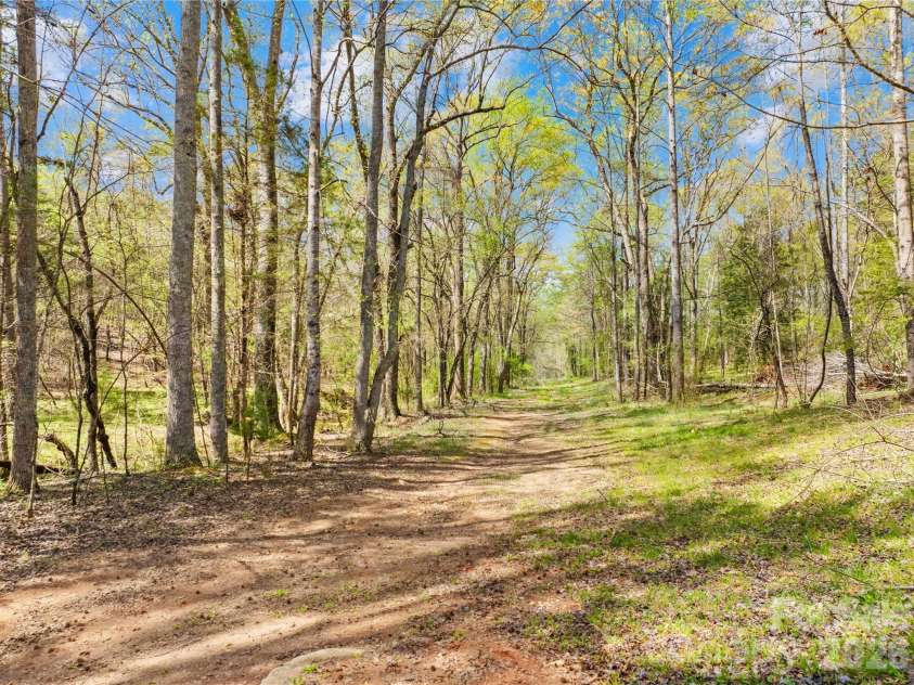 322 Main Street, Shelby, NC 28152.  MLS# CAR4378375, YatesRealty ID 485. 