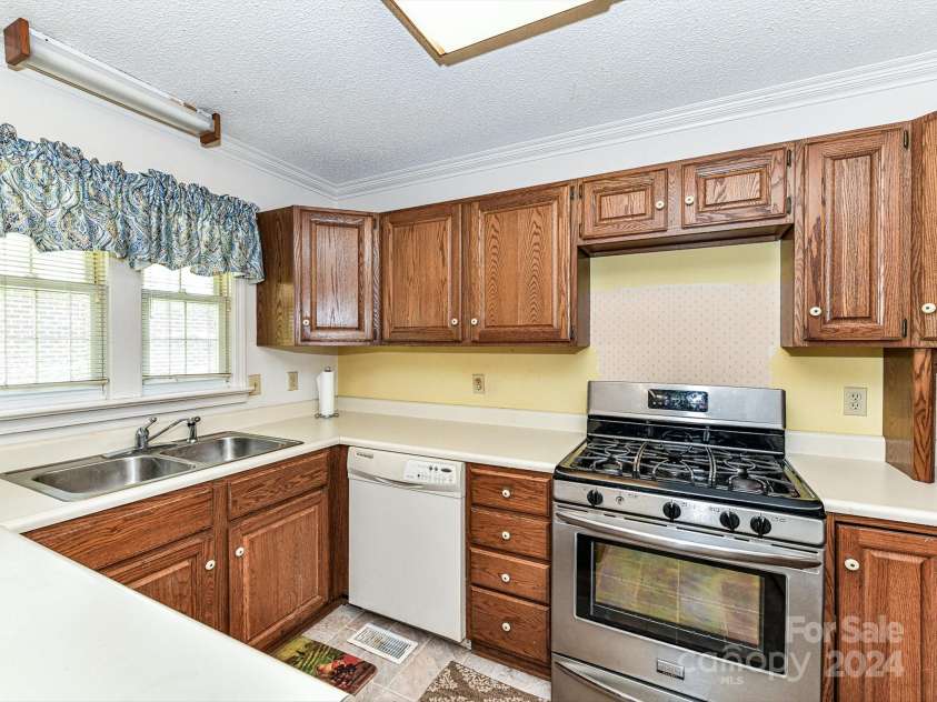 208 Eastwood Drive, Salisbury, NC 28146.  MLS# CAR4177195, YatesRealty ID 4850. 2nd Living Quarters Kitchen!