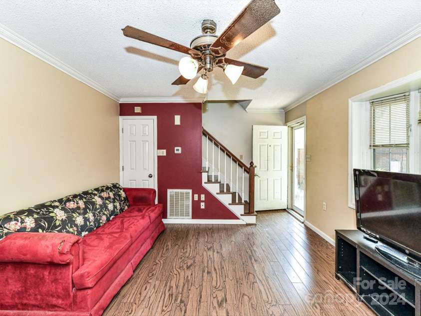 208 Eastwood Drive, Salisbury, NC 28146.  MLS# CAR4177195, YatesRealty ID 4850. 2nd Living Quarters Living Room