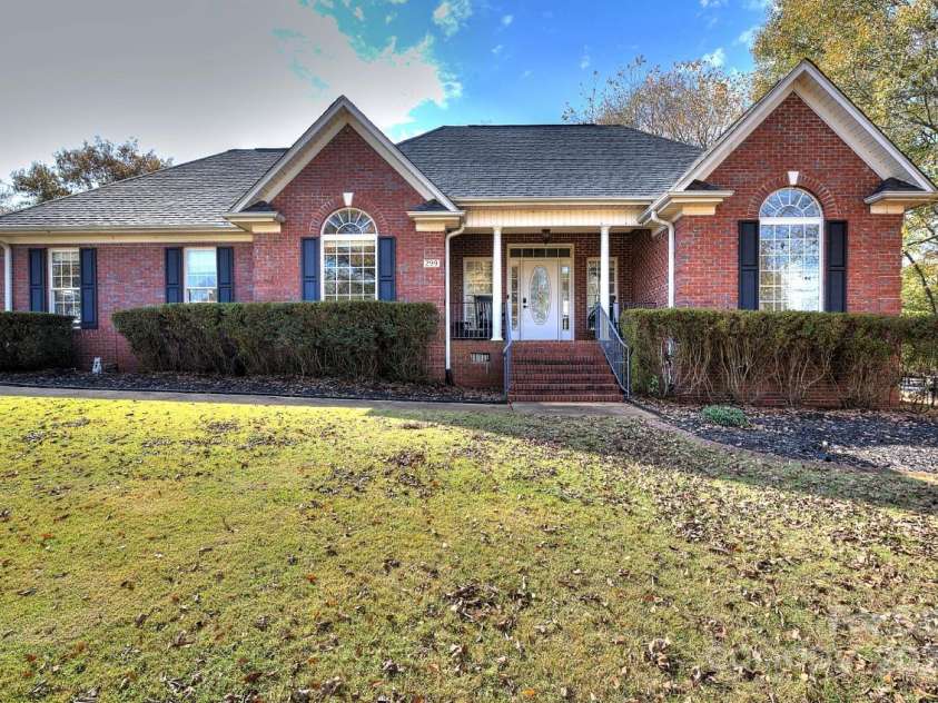 299 Sequoyah Drive, Chesnee, SC 29323.  MLS# CAR4319248, YatesRealty ID 4850. 