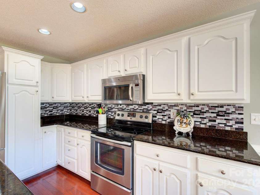 299 Sequoyah Drive, Chesnee, SC 29323.  MLS# CAR4319248, YatesRealty ID 4850. 