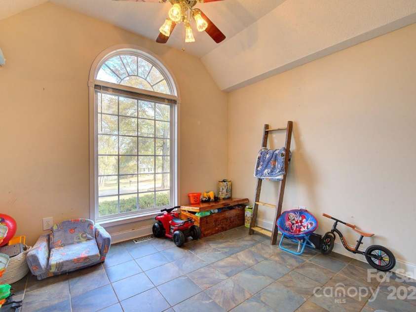 299 Sequoyah Drive, Chesnee, SC 29323.  MLS# CAR4319248, YatesRealty ID 4850. 