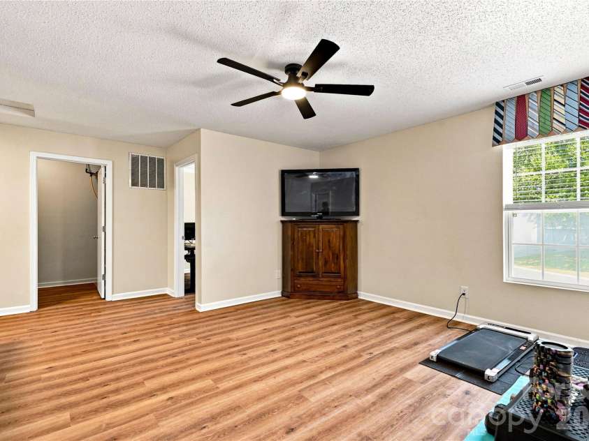 117 Farm Springs Drive, Mount Holly, NC 28120.  MLS# CAR4417237, YatesRealty ID 48501. 
