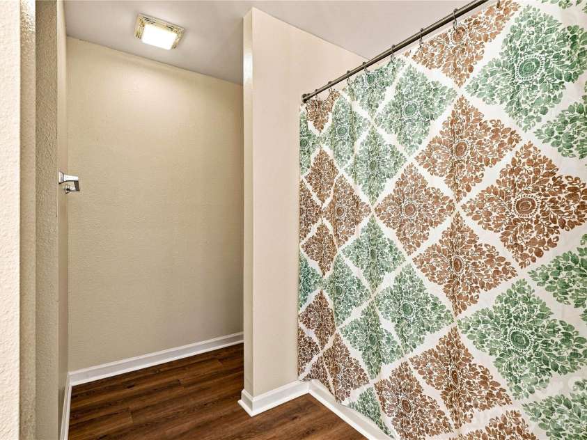 117 Farm Springs Drive, Mount Holly, NC 28120.  MLS# CAR4417237, YatesRealty ID 48501. 