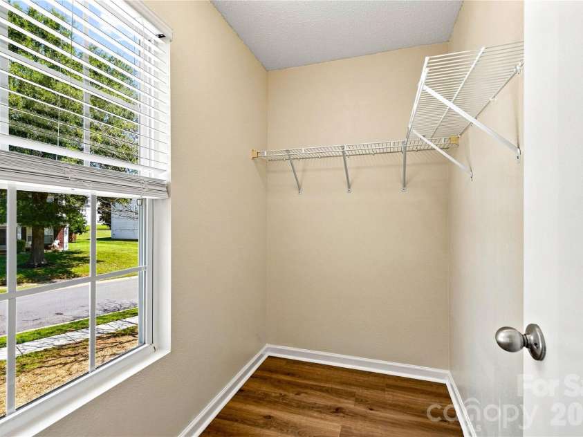 117 Farm Springs Drive, Mount Holly, NC 28120.  MLS# CAR4417237, YatesRealty ID 48501. Walk-in closet