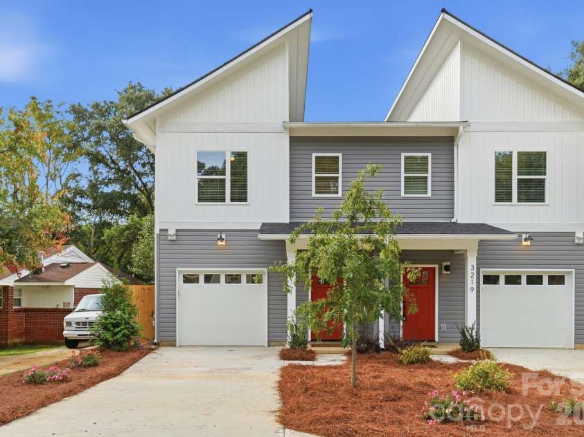 3217 Credenza Road, Charlotte, NC 28208.  MLS# CAR4434142, YatesRealty ID 48502. 