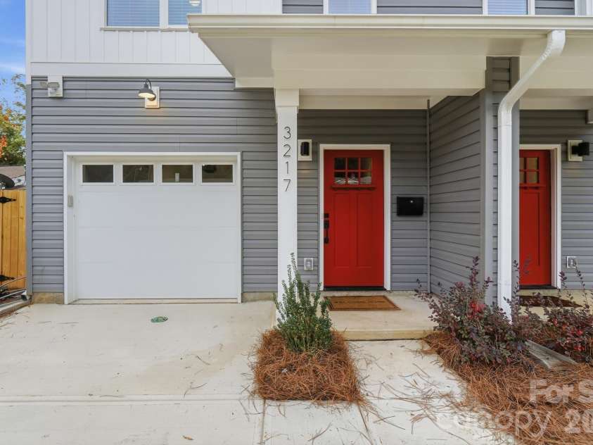 3217 Credenza Road, Charlotte, NC 28208.  MLS# CAR4434142, YatesRealty ID 48502. 