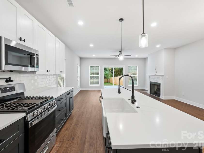 3217 Credenza Road, Charlotte, NC 28208.  MLS# CAR4434142, YatesRealty ID 48502. 