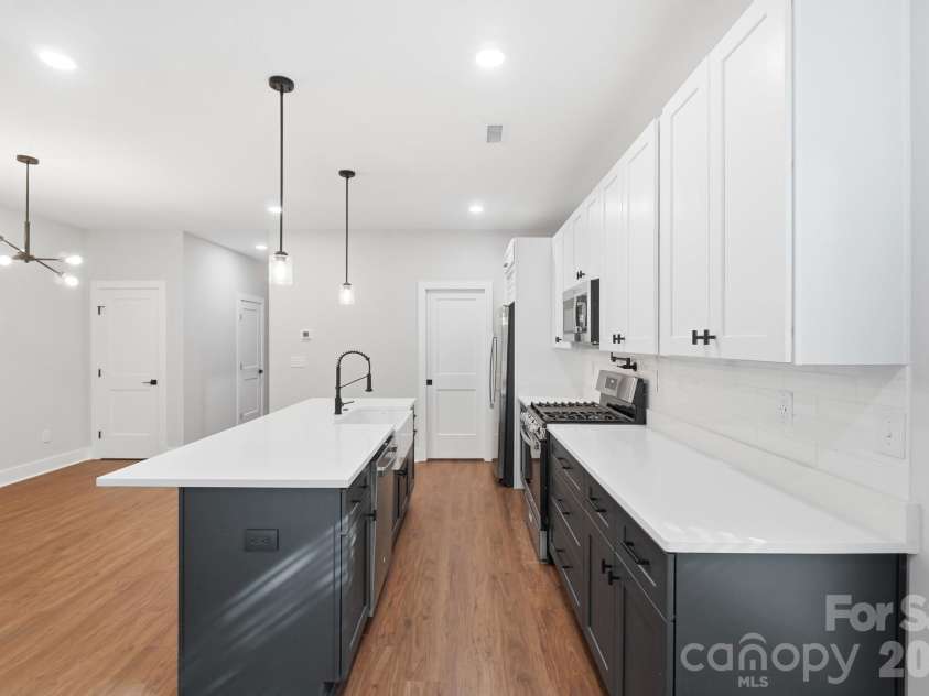 3217 Credenza Road, Charlotte, NC 28208.  MLS# CAR4434142, YatesRealty ID 48502. 