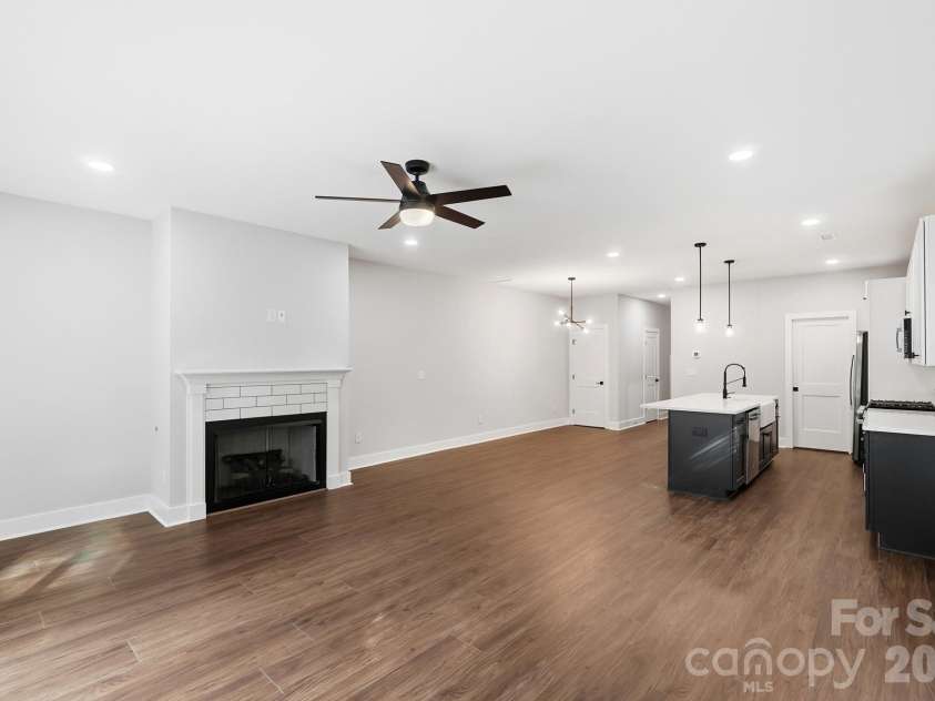 3217 Credenza Road, Charlotte, NC 28208.  MLS# CAR4434142, YatesRealty ID 48502. 