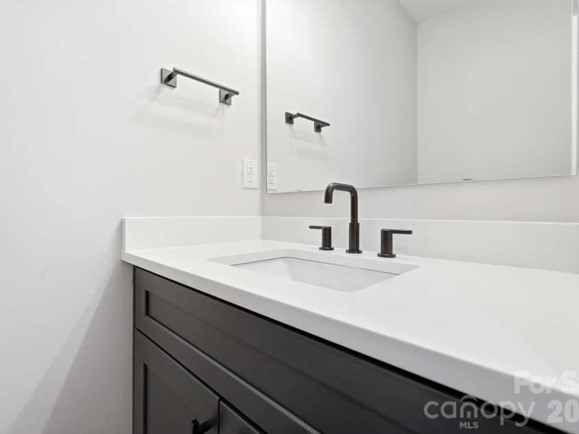 3217 Credenza Road, Charlotte, NC 28208.  MLS# CAR4434142, YatesRealty ID 48502. 