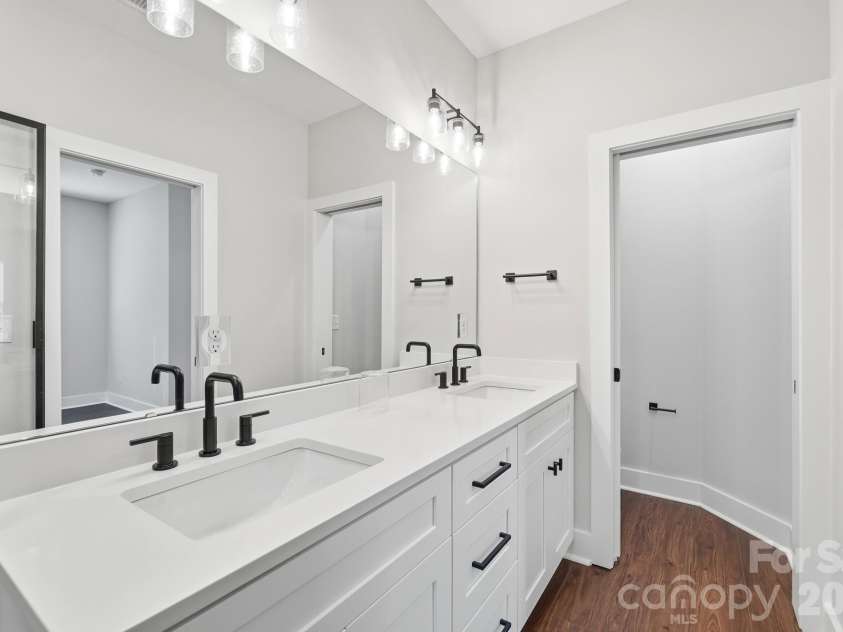 3217 Credenza Road, Charlotte, NC 28208.  MLS# CAR4434142, YatesRealty ID 48502. 
