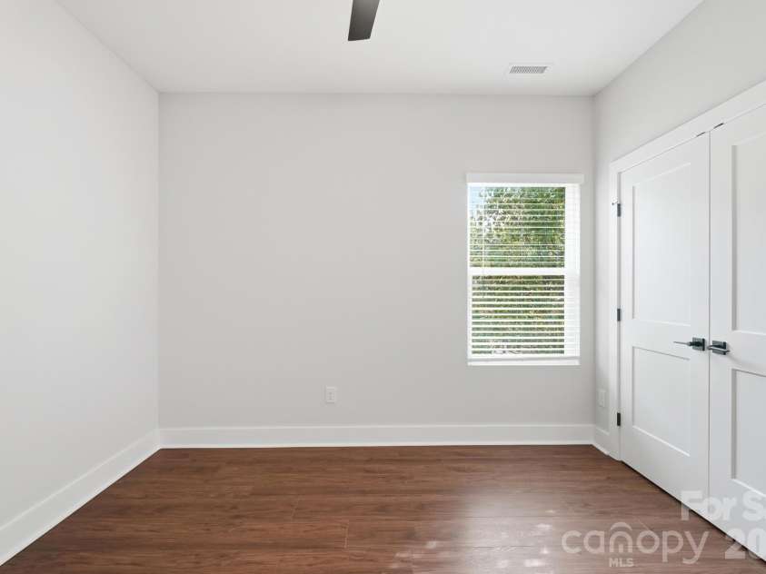 3217 Credenza Road, Charlotte, NC 28208.  MLS# CAR4434142, YatesRealty ID 48502. 