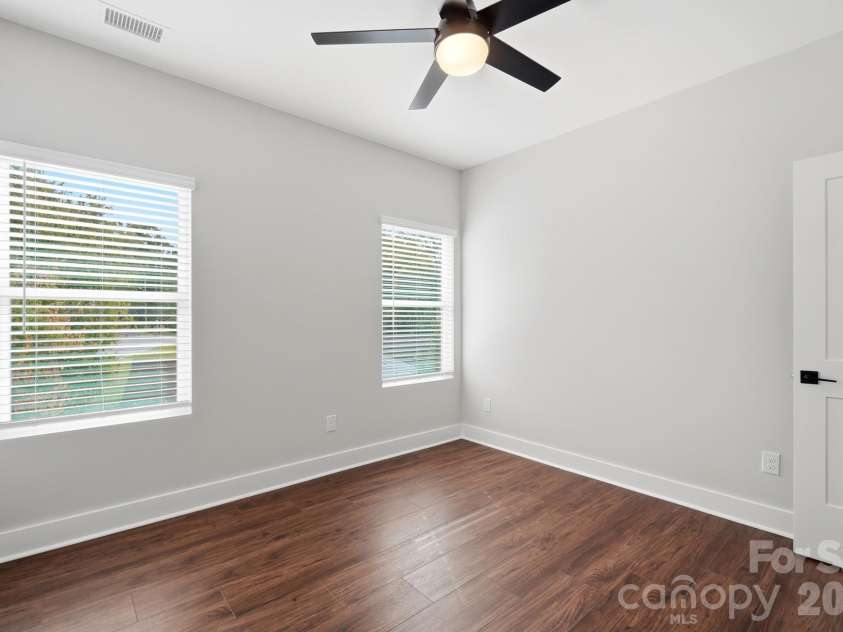 3217 Credenza Road, Charlotte, NC 28208.  MLS# CAR4434142, YatesRealty ID 48502. 