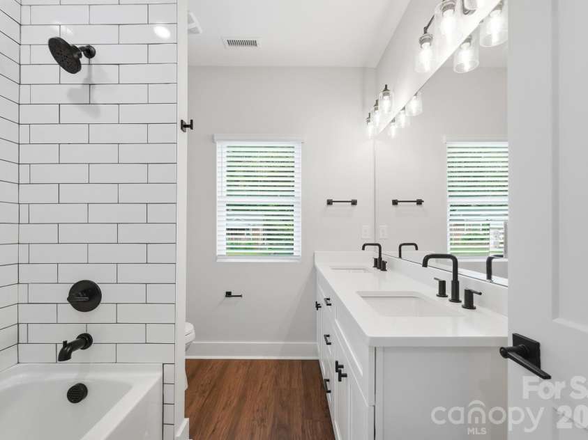 3217 Credenza Road, Charlotte, NC 28208.  MLS# CAR4434142, YatesRealty ID 48502. 