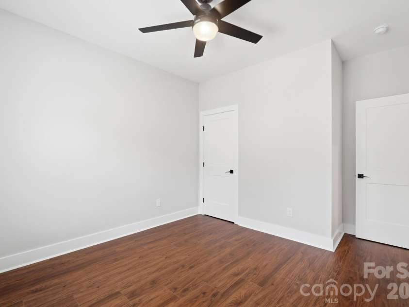 3217 Credenza Road, Charlotte, NC 28208.  MLS# CAR4434142, YatesRealty ID 48502. 