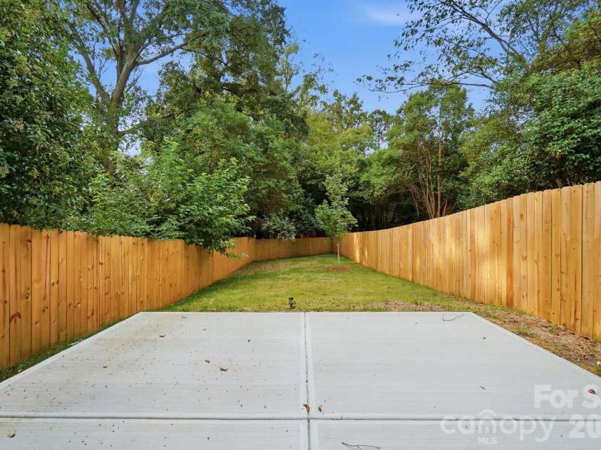 3217 Credenza Road, Charlotte, NC 28208.  MLS# CAR4434142, YatesRealty ID 48502. 