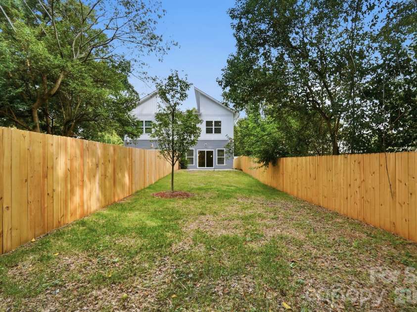 3217 Credenza Road, Charlotte, NC 28208.  MLS# CAR4434142, YatesRealty ID 48502. 