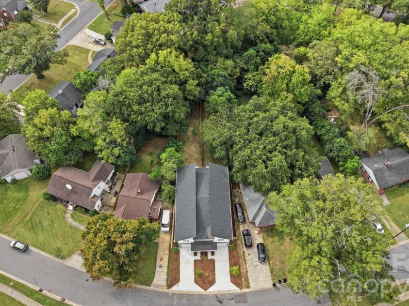 3217 Credenza Road, Charlotte, NC 28208.  MLS# CAR4434142, YatesRealty ID 48502. 