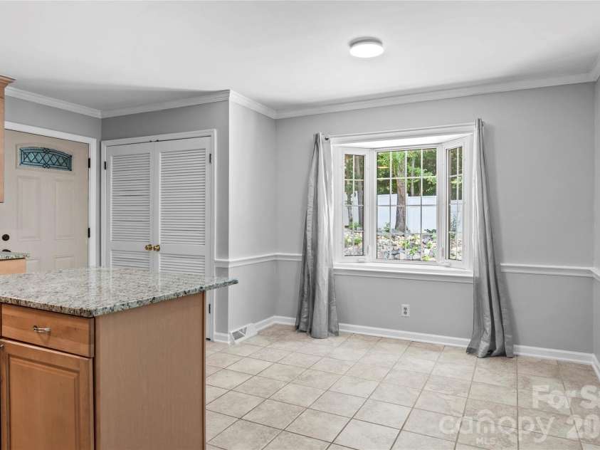 3545 Lakeshore Drive, Clemmons, NC 27012.  MLS# CAR4419434, YatesRealty ID 48503. 