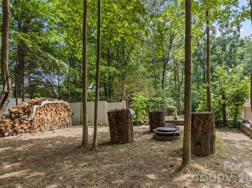 3545 Lakeshore Drive, Clemmons, NC 27012.  MLS# CAR4419434, YatesRealty ID 48503. 