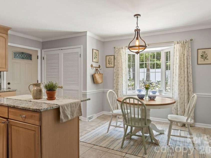 3545 Lakeshore Drive, Clemmons, NC 27012.  MLS# CAR4419434, YatesRealty ID 48503. Virtually Staged