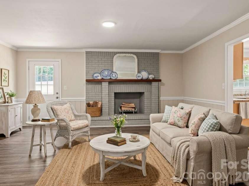 3545 Lakeshore Drive, Clemmons, NC 27012.  MLS# CAR4419434, YatesRealty ID 48503. Virtually Staged