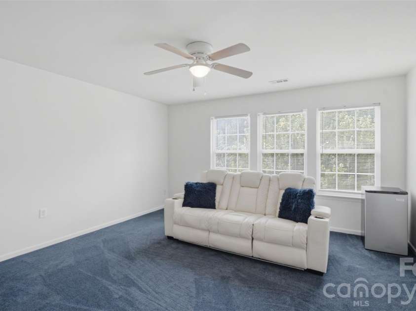 4410 Austin Dekota Drive, Charlotte, NC 28269.  MLS# CAR4409767, YatesRealty ID 48504. 
