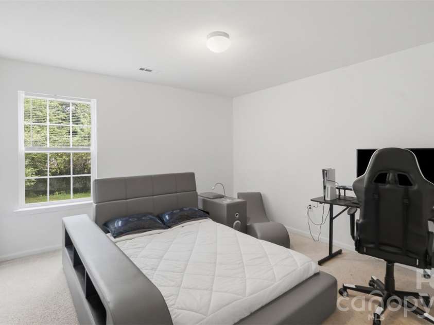 4410 Austin Dekota Drive, Charlotte, NC 28269.  MLS# CAR4409767, YatesRealty ID 48504. 
