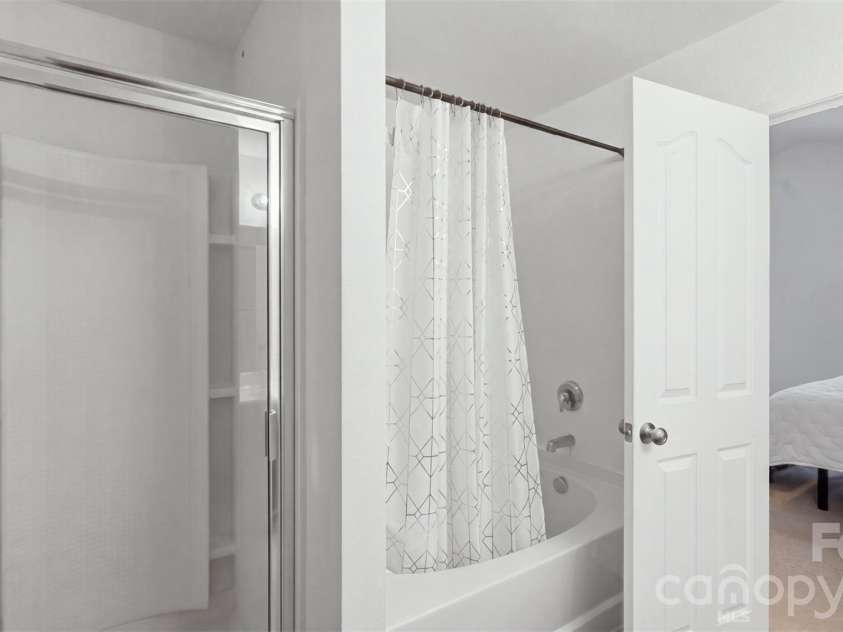 4410 Austin Dekota Drive, Charlotte, NC 28269.  MLS# CAR4409767, YatesRealty ID 48504. 