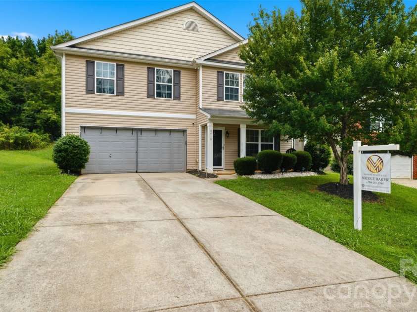 4410 Austin Dekota Drive, Charlotte, NC 28269.  MLS# CAR4409767, YatesRealty ID 48504. Front Exterior