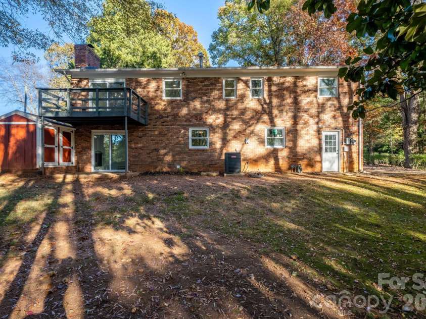 1185 10th Street Place, Hickory, NC 28601.  MLS# CAR4420689, YatesRealty ID 48505. 