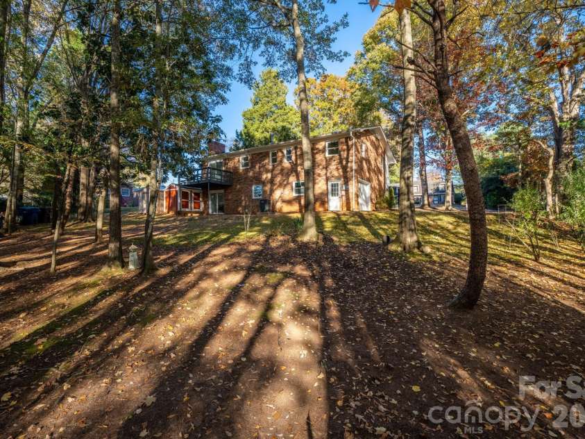 1185 10th Street Place, Hickory, NC 28601.  MLS# CAR4420689, YatesRealty ID 48505. 
