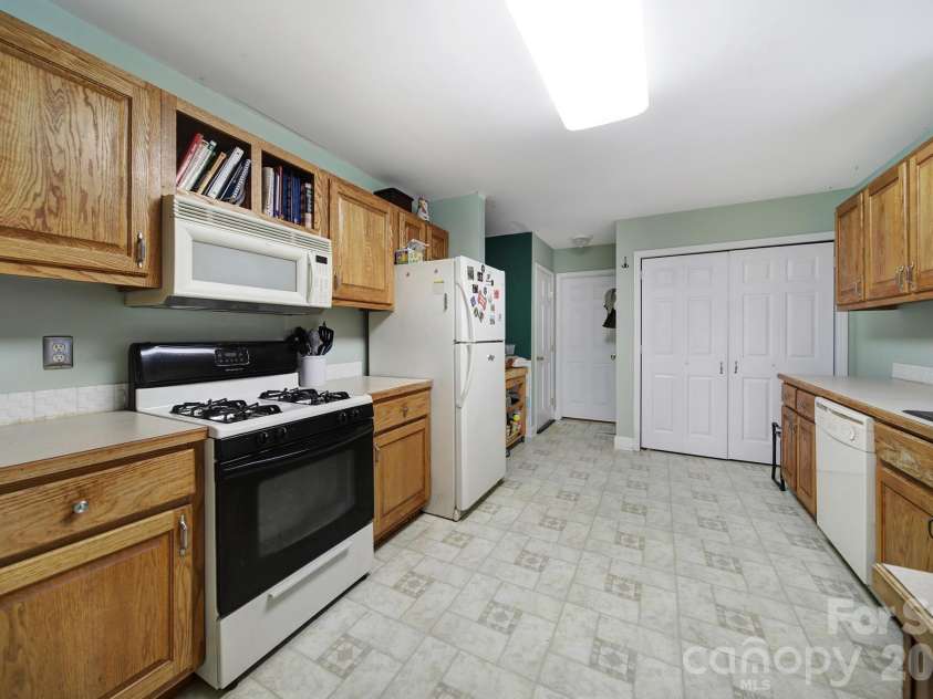 2000 Sossoman Springs Road, Midland, NC 28107.  MLS# CAR4420719, YatesRealty ID 48507. 